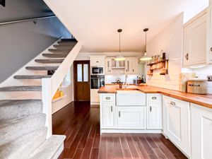 Photo 16- click for photo gallery